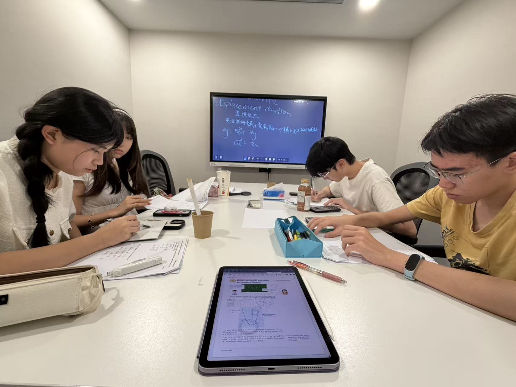 學生積極提問